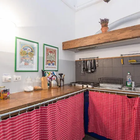 Apartment Rome 10 *