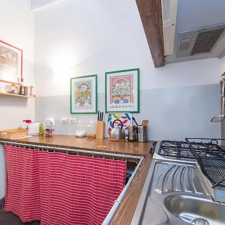 Apartment Rome 10 דירה *